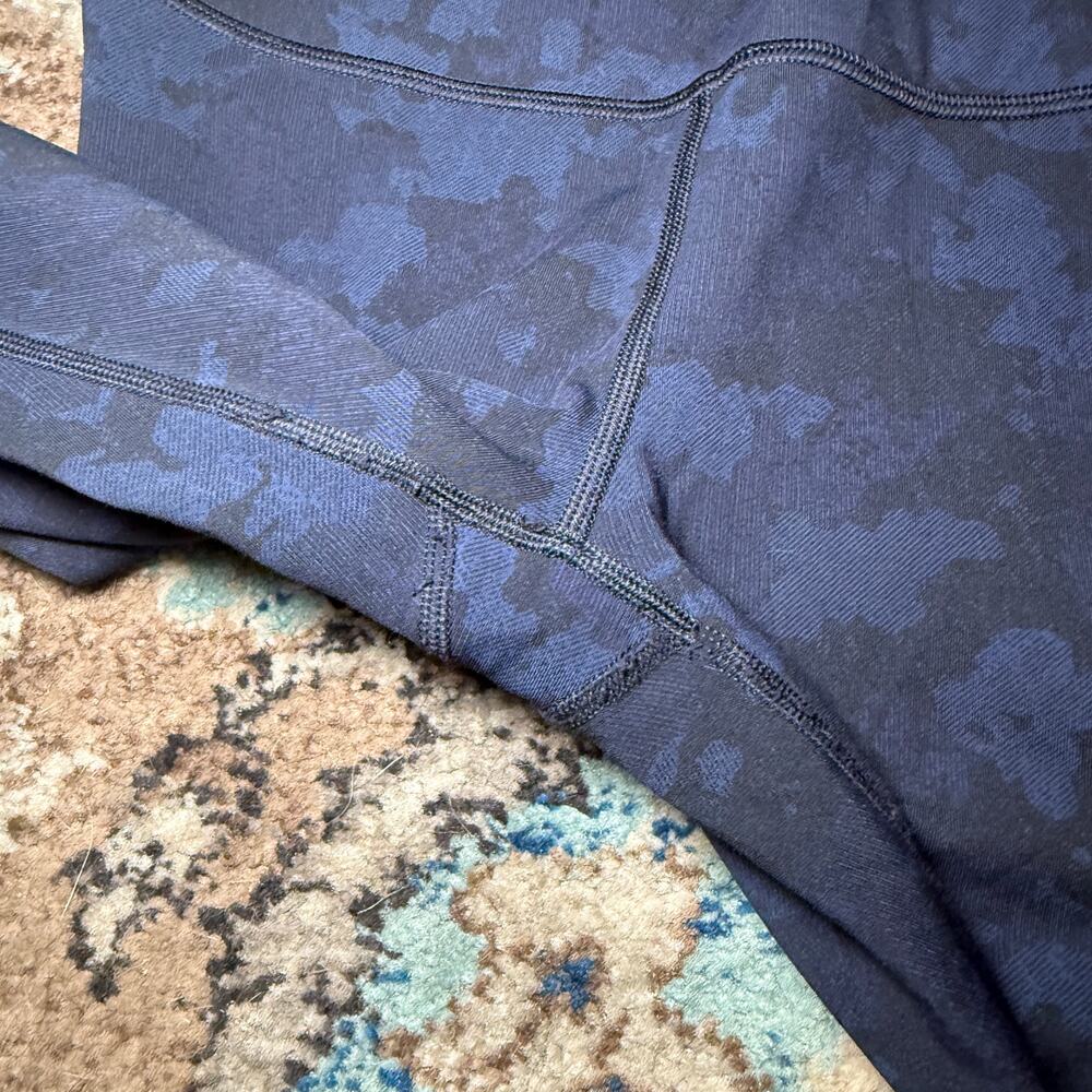 Lululemon Wunder Under Crop hi rise 6 - Picture 2 of 4